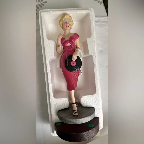 Marilyn Monroe Niagara Royal Orleans Limited Edition Figurine #2375 w/ COA